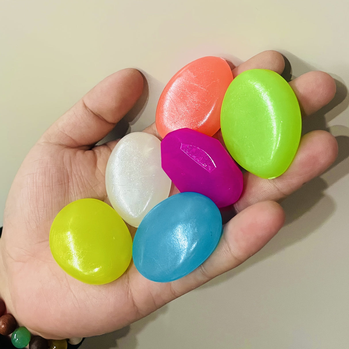 Carvallo Luminiva | 31 stycken | Ø 4,5 cm | Självlysande & Återanvändbar | För trädgård, väg & dekoration Carvallo