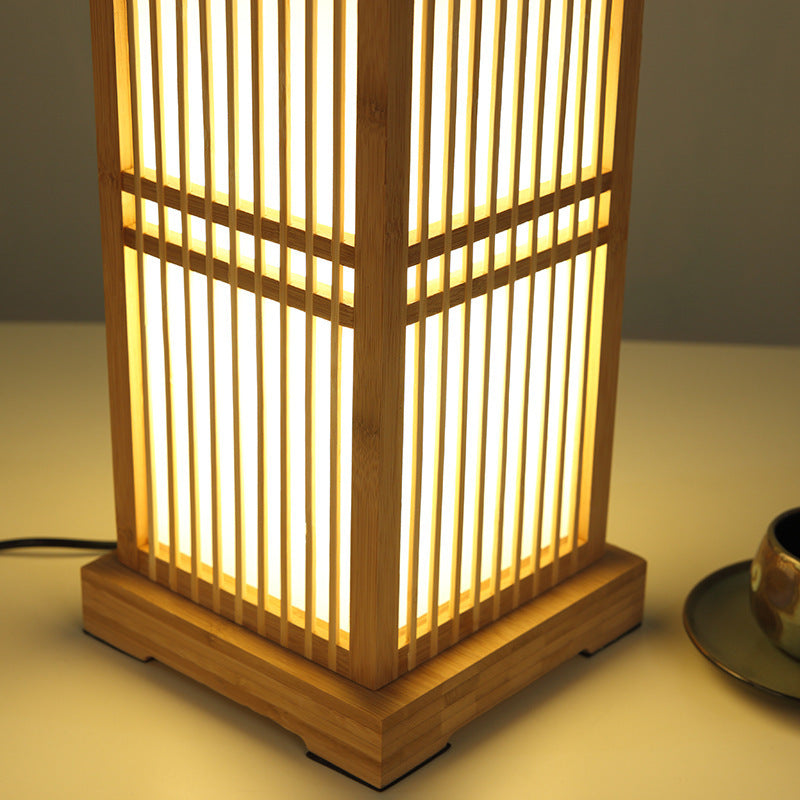 Japansk minimalistisk trä fyrkantig pelarbordslampa Carvallo