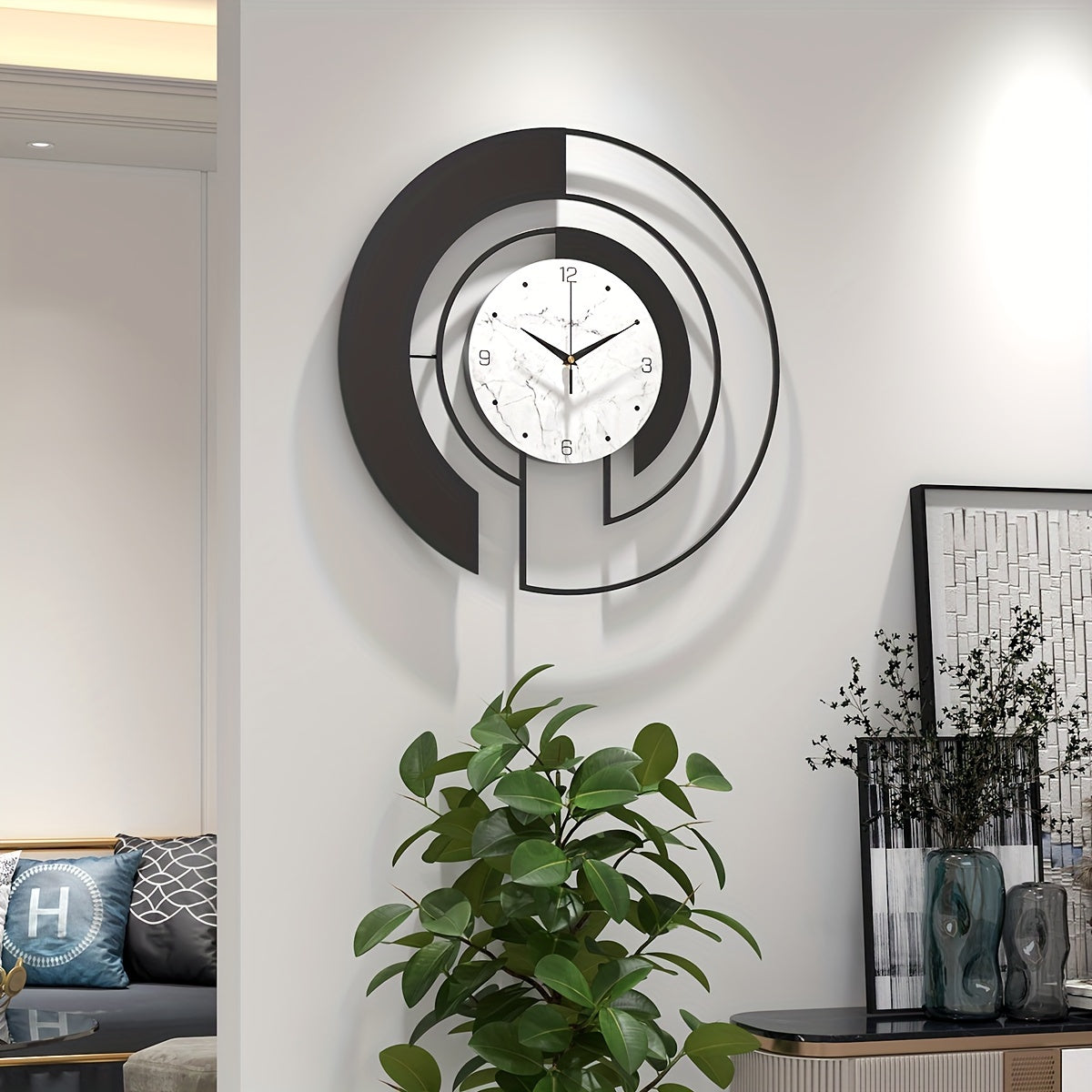 GeoTime – Svart Metall Väggklocka med Tidlös Geometri Hemnix