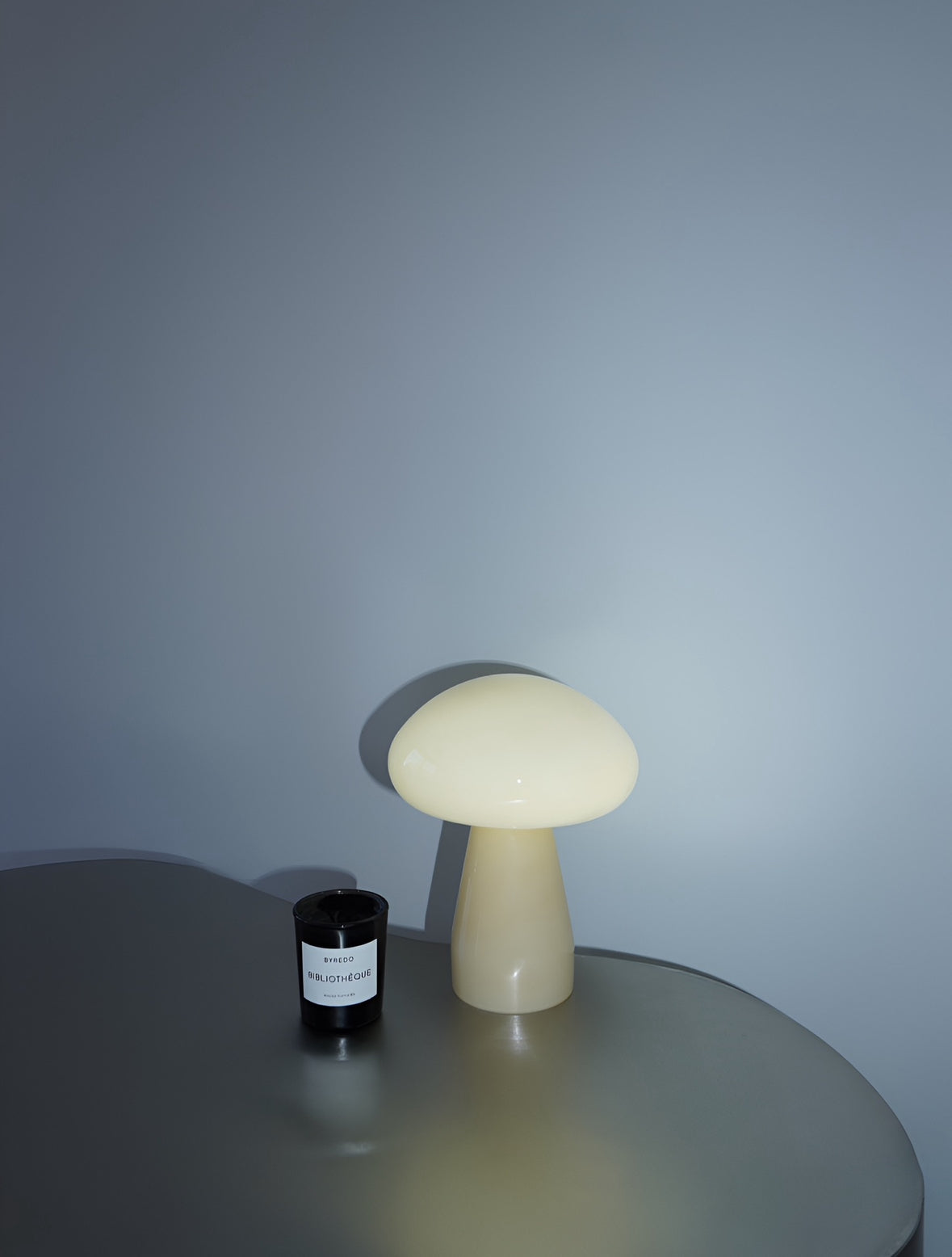 LucienLuxe – Elegant designbordslampa Carvallo