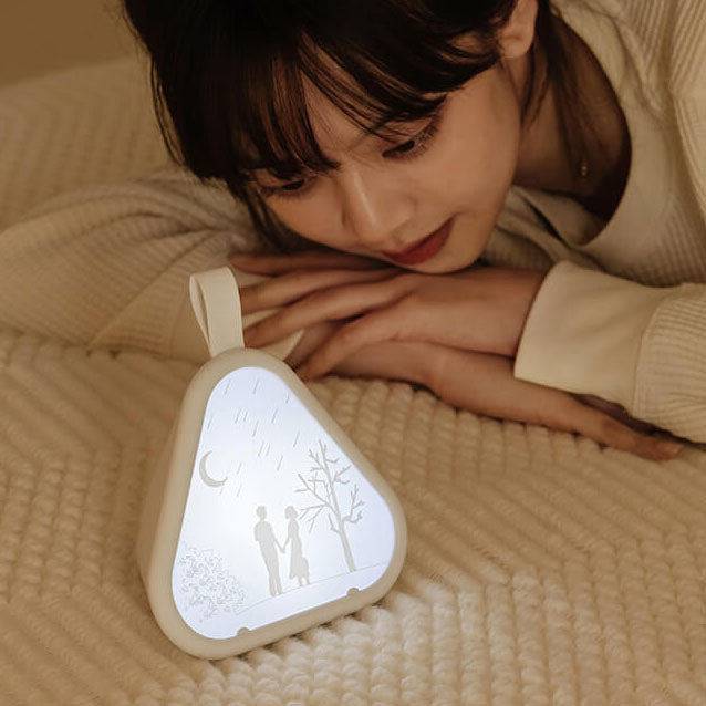 Geometric Glow LED Nattljus – Triangulär 7-färgs omgivande lampa MILA Sverige