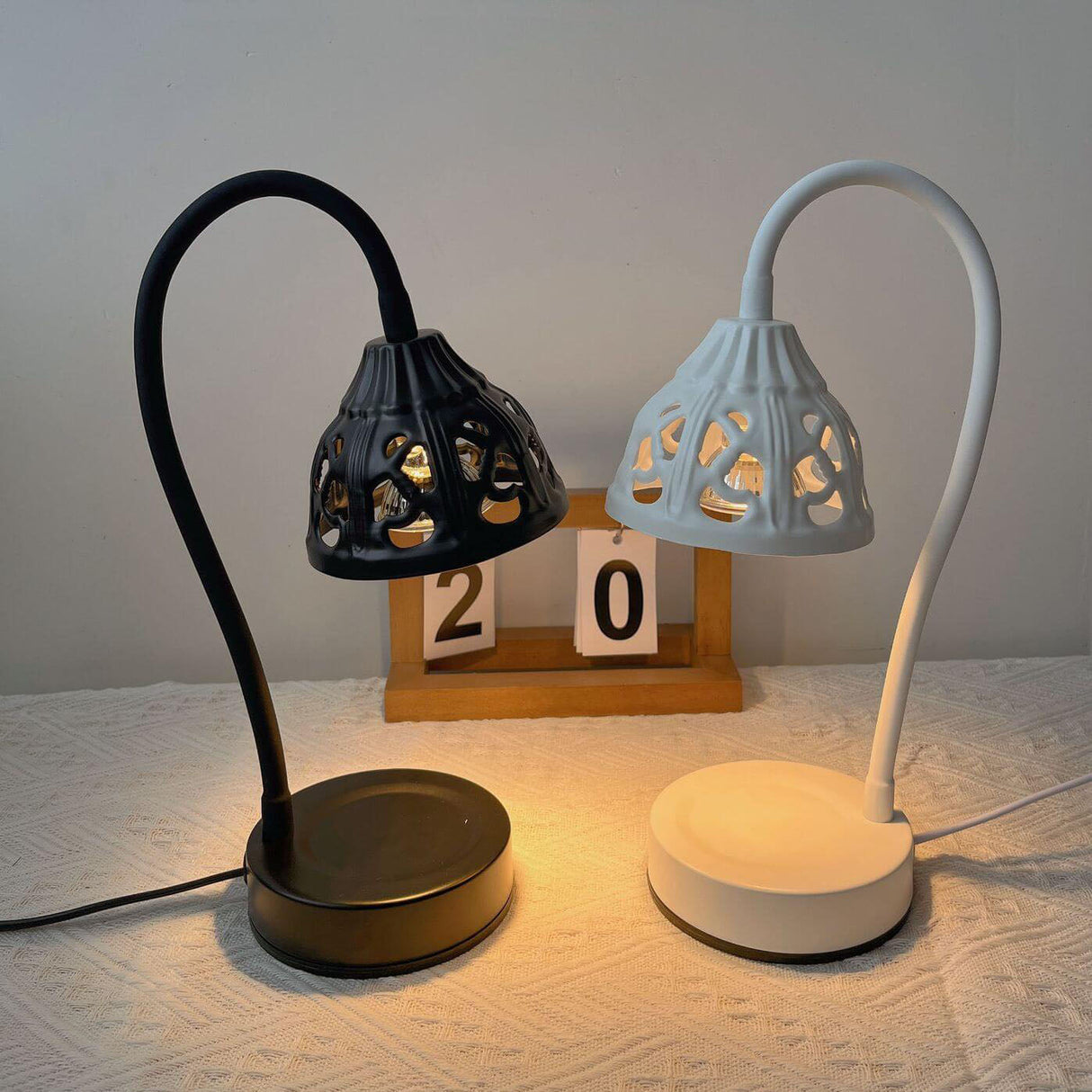 European Hollow Metal Bordslampa – Warm Glow MILA Sverige
