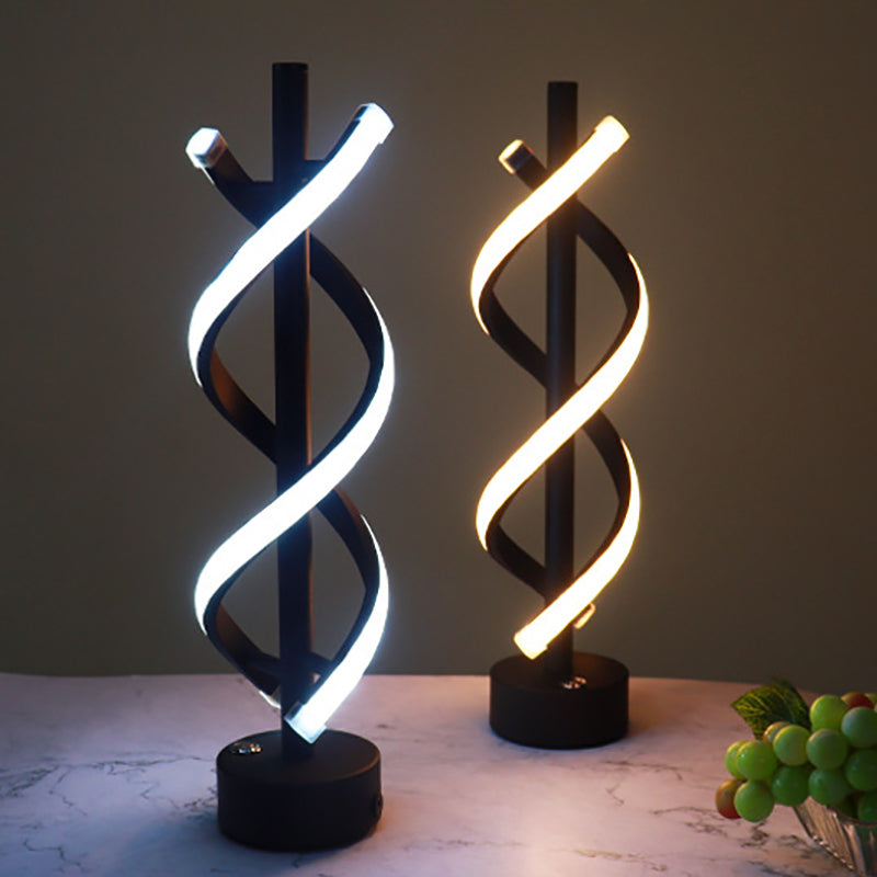 Nordic Dual Spiral LED-lampa – modern järnremsdesign MILA Sverige
