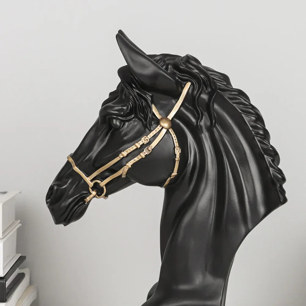 Elegant Regal Horse Sculpture för Heminredning och Konstälskare Carvallo