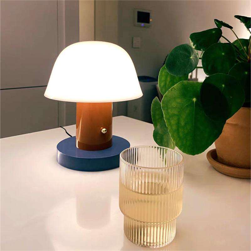 Carvallo – Unik Bords lamp med en Lekfull Svamp Design Carvallo