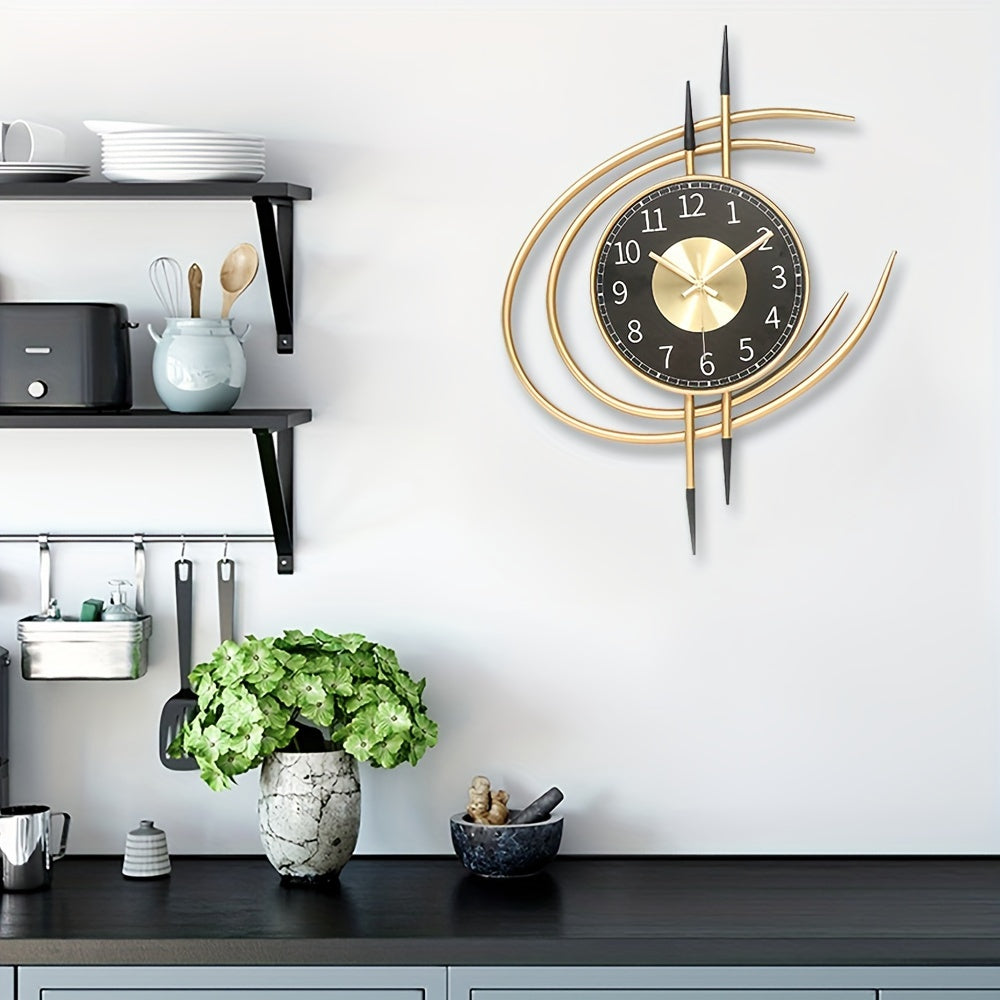 Carvallo – Tyst, konstnärlig väggklocka med skulpturell design i svart och guld Carvallo