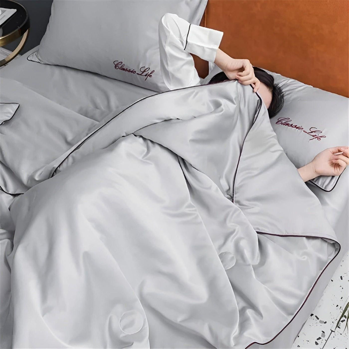 SummerSilk Filt - Mjuk Kylande Broderad Sidenfilt Carvallo