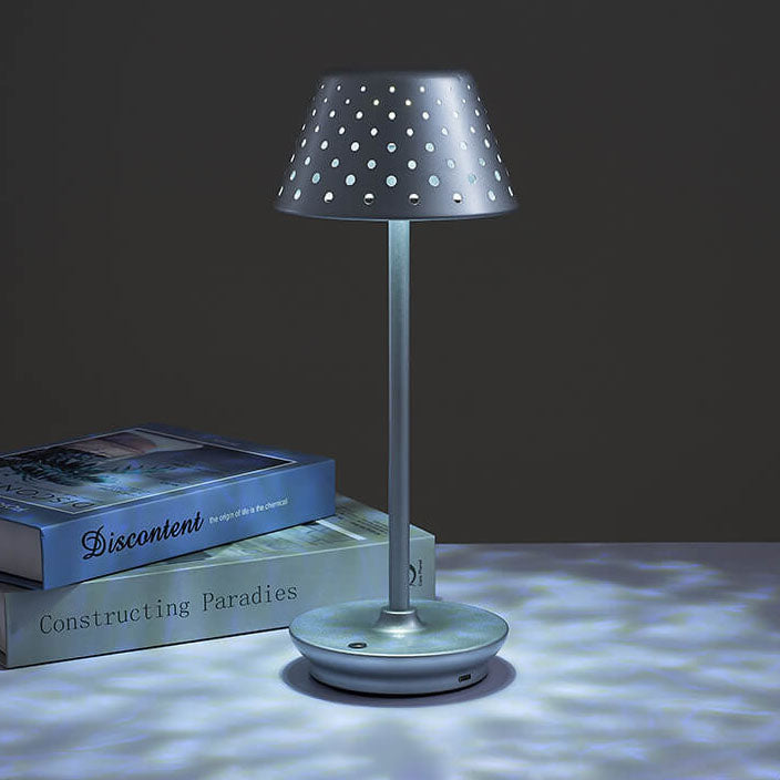 LumiSteel | Modern Minimalistisk Perforerad Smidesjärn USB LED Bordslampa MILA Sverige