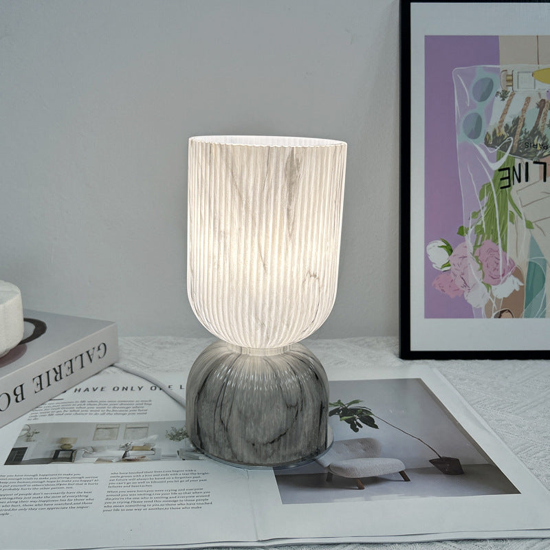 Modern minimalistisk glasbordslampa – elegant cylinderdesign MILA Sverige