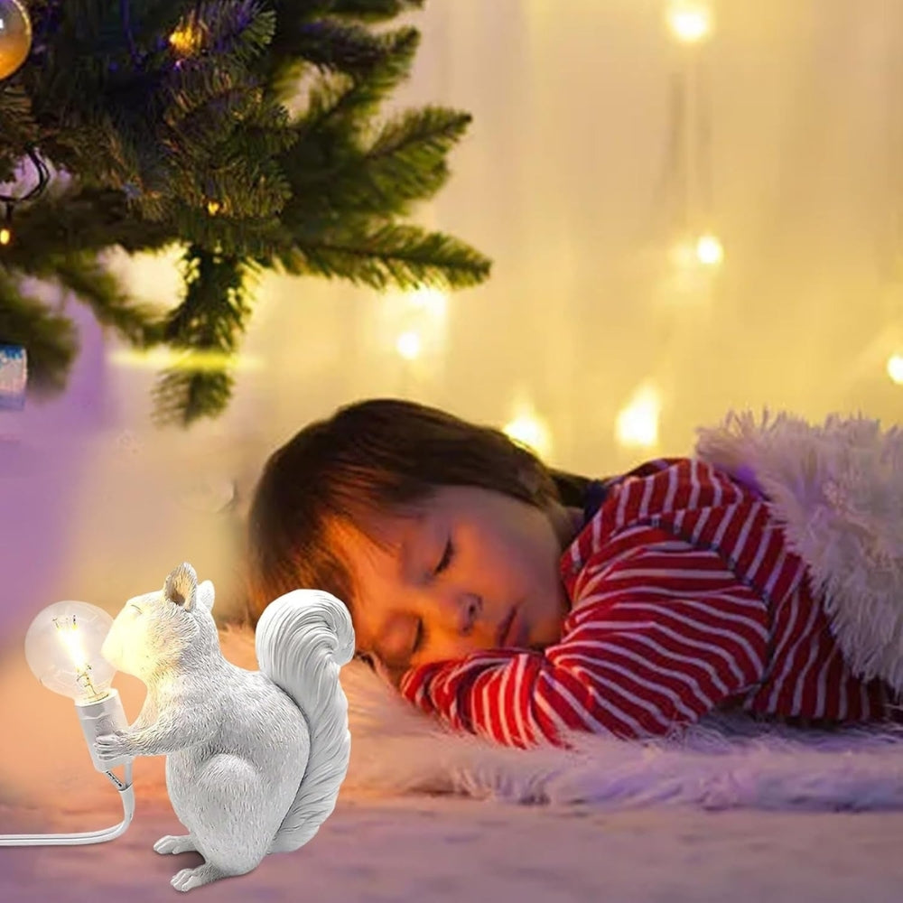NuttyLume - Söt ekorre-ljusskulptur med LED-lampa och varm, mysig glöd Carvallo