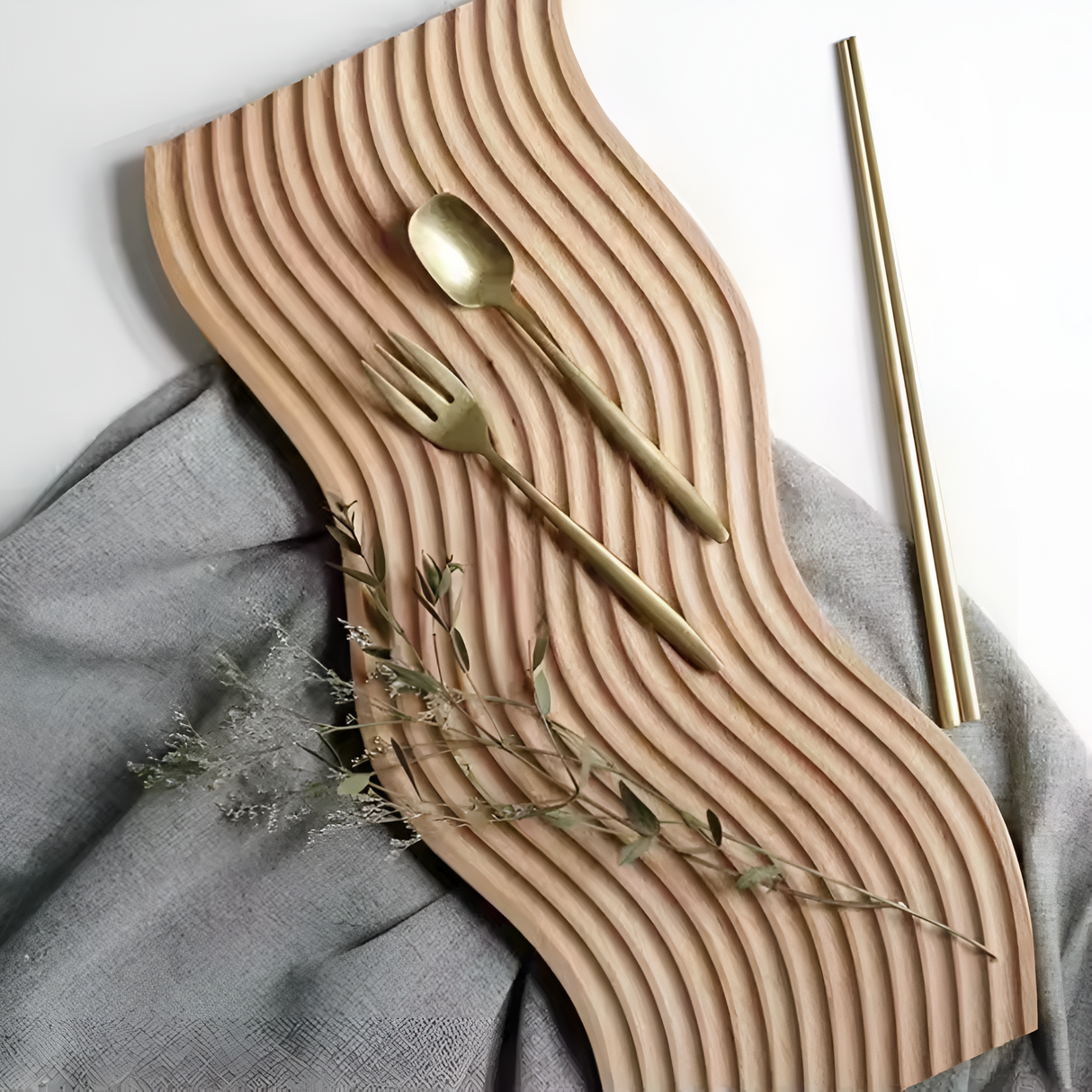 Nordisk Ripple Träbricka Carvallo