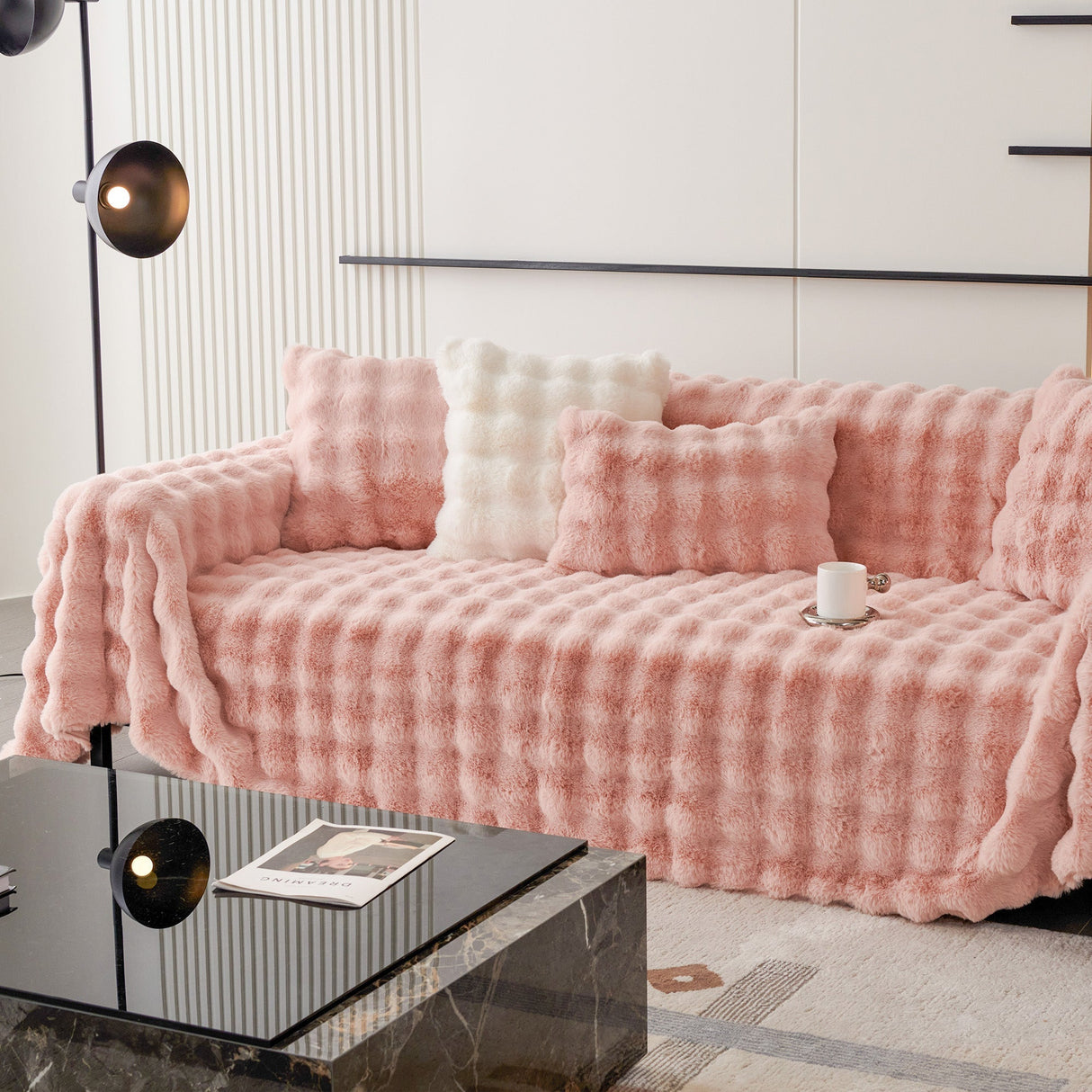 Luxe Ripple Faux Fur Sofföverdrag - Modernt, Stilrent & Hållbart Soffaskydd Carvallo