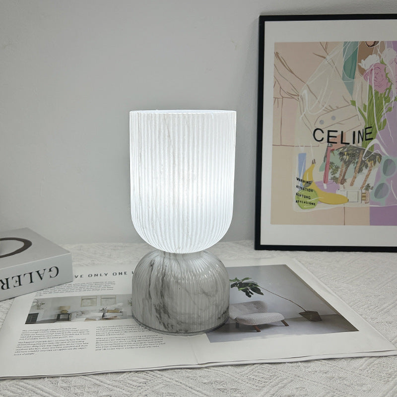 Modern minimalistisk glasbordslampa – elegant cylinderdesign MILA Sverige