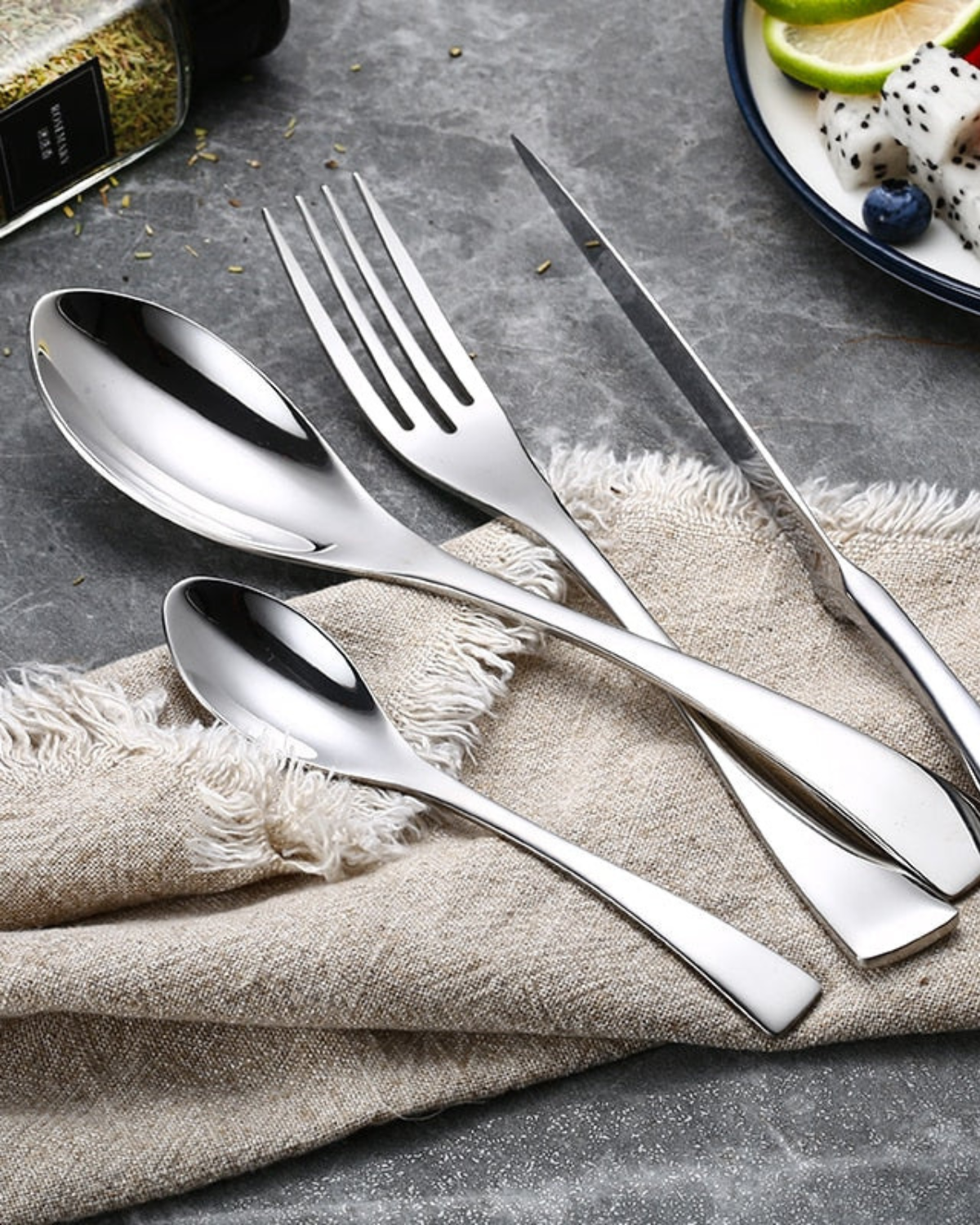 Élan Luxe – Fint Bestickeset med Tidlös Elegans för en Stilig Dukning Carvallo