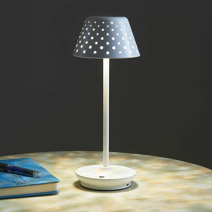 LumiSteel | Modern Minimalistisk Perforerad Smidesjärn USB LED Bordslampa MILA Sverige