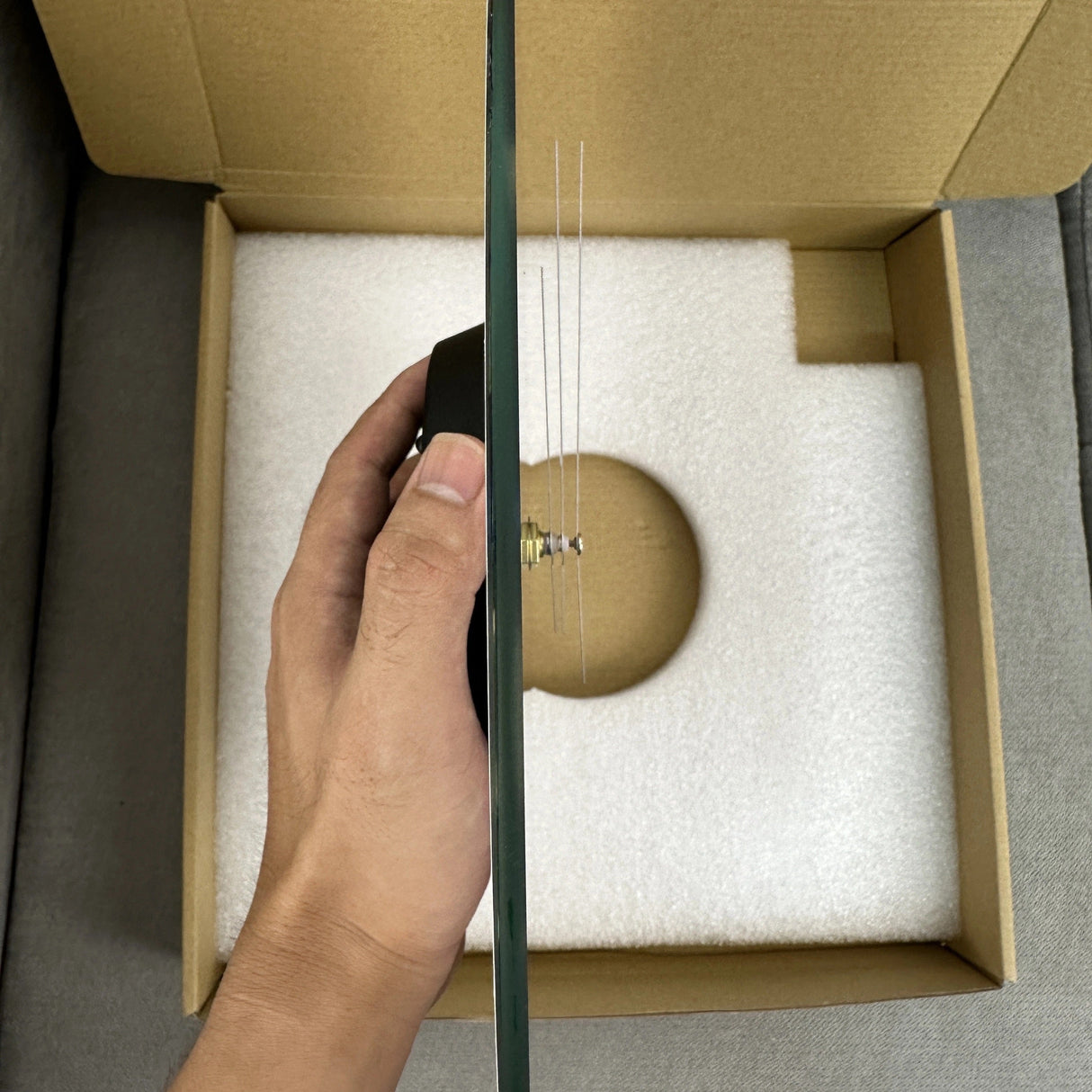 Modern 12-tum glasväggklocka med mönster av marmor - Stilig och batteridriven, perfekt för vardagsrum och sovrum (utan batteri) Carvallo