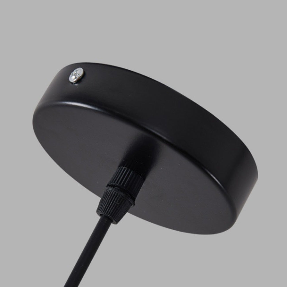 Svart kristallpendellampa | Snygg svart finish | Glittrande kristalldetaljer | Utstickande belysning | Brick by Brick Carvallo