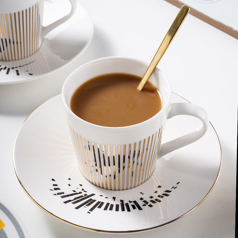 Carvallo - rörlig spegelreflektion av kreativa kaffekoppar Carvallo