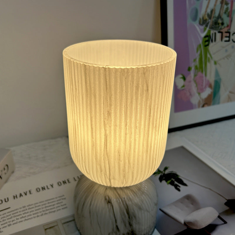 Modern minimalistisk glasbordslampa – elegant cylinderdesign MILA Sverige