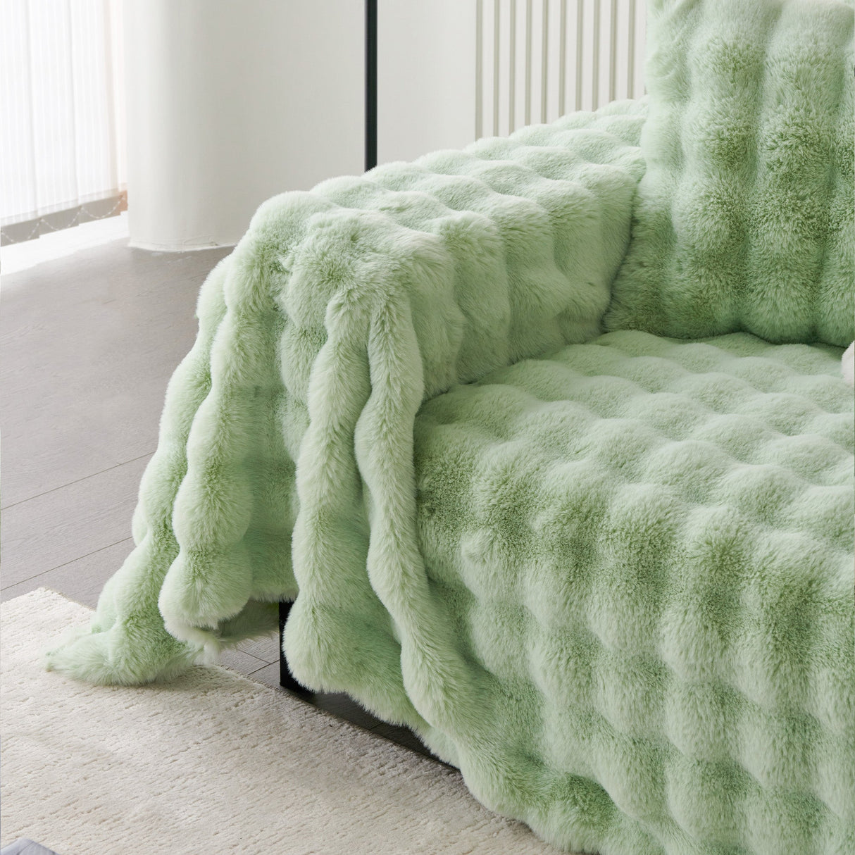 Luxe Ripple Faux Fur Sofföverdrag - Modernt, Stilrent & Hållbart Soffaskydd Carvallo