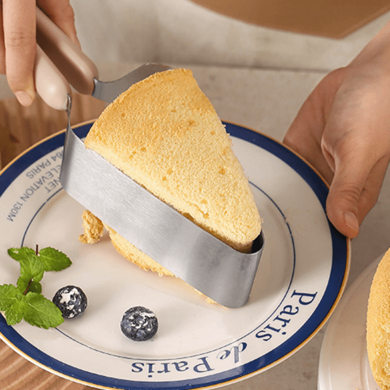 Kakform i rostfritt stål - Triangulärt blad för rena, jämna kakskivor MILA Sverige