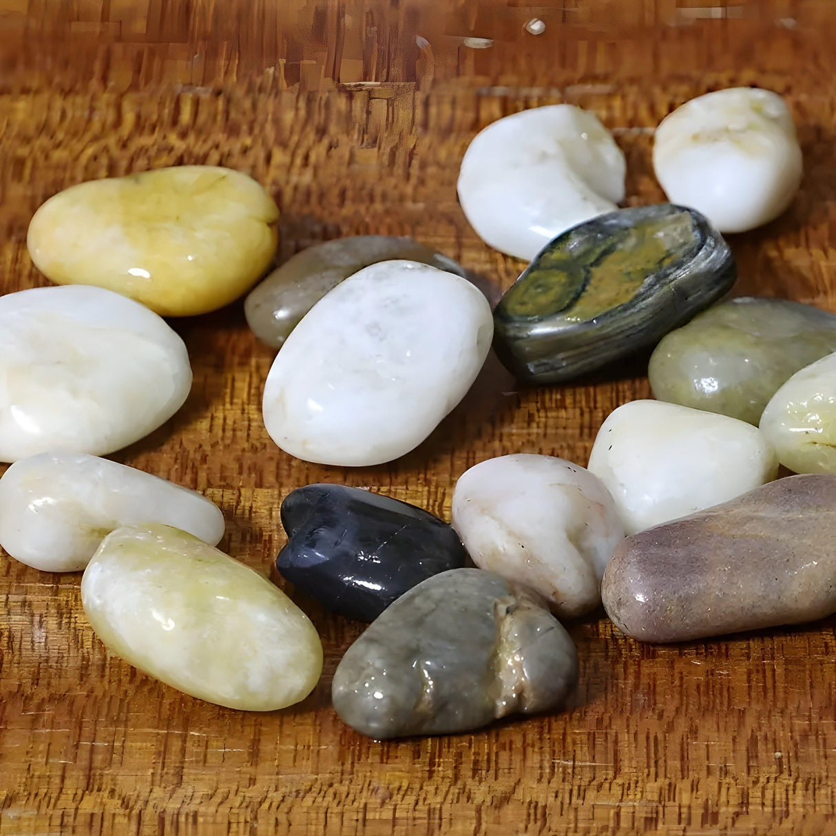 Bordfontän med LED-ljus - Dekorativ inomhusfontän i järnblad i vintage stil Carvallo