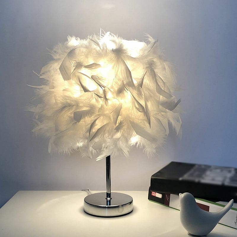 FeatherGlow - Fjäderbred sfärisk bordslampa MILA Sverige