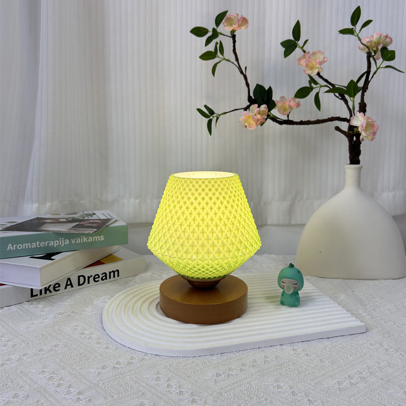 Samtida ribbad glas- och trälampa – konformad design MILA Sverige