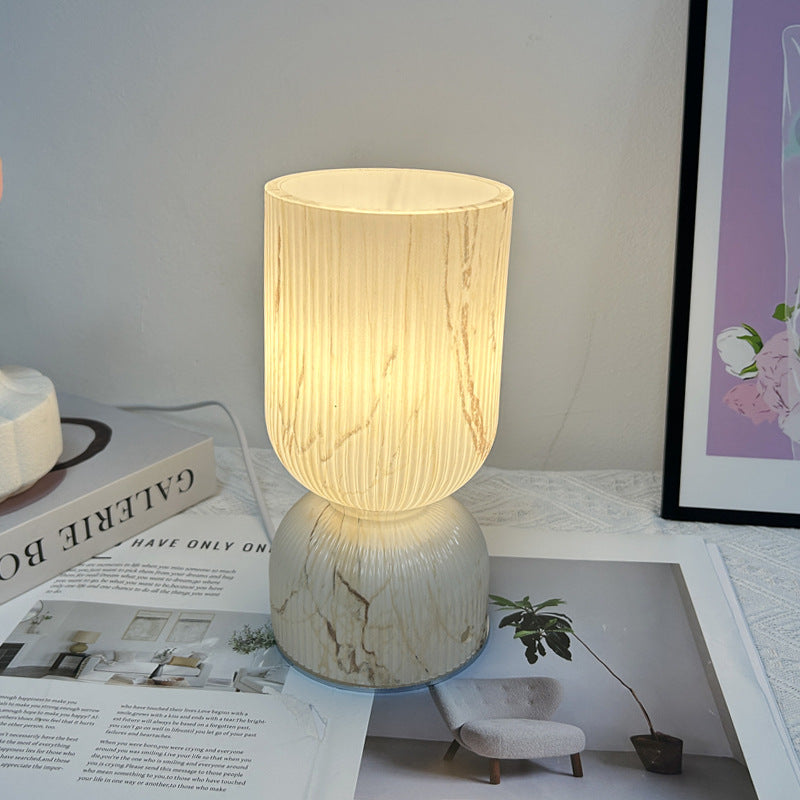 Modern minimalistisk glasbordslampa – elegant cylinderdesign MILA Sverige