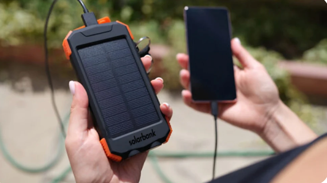 Solcells-Powerbank med dubbel laddning (USB och solcell)-VaruZ-Hemnix