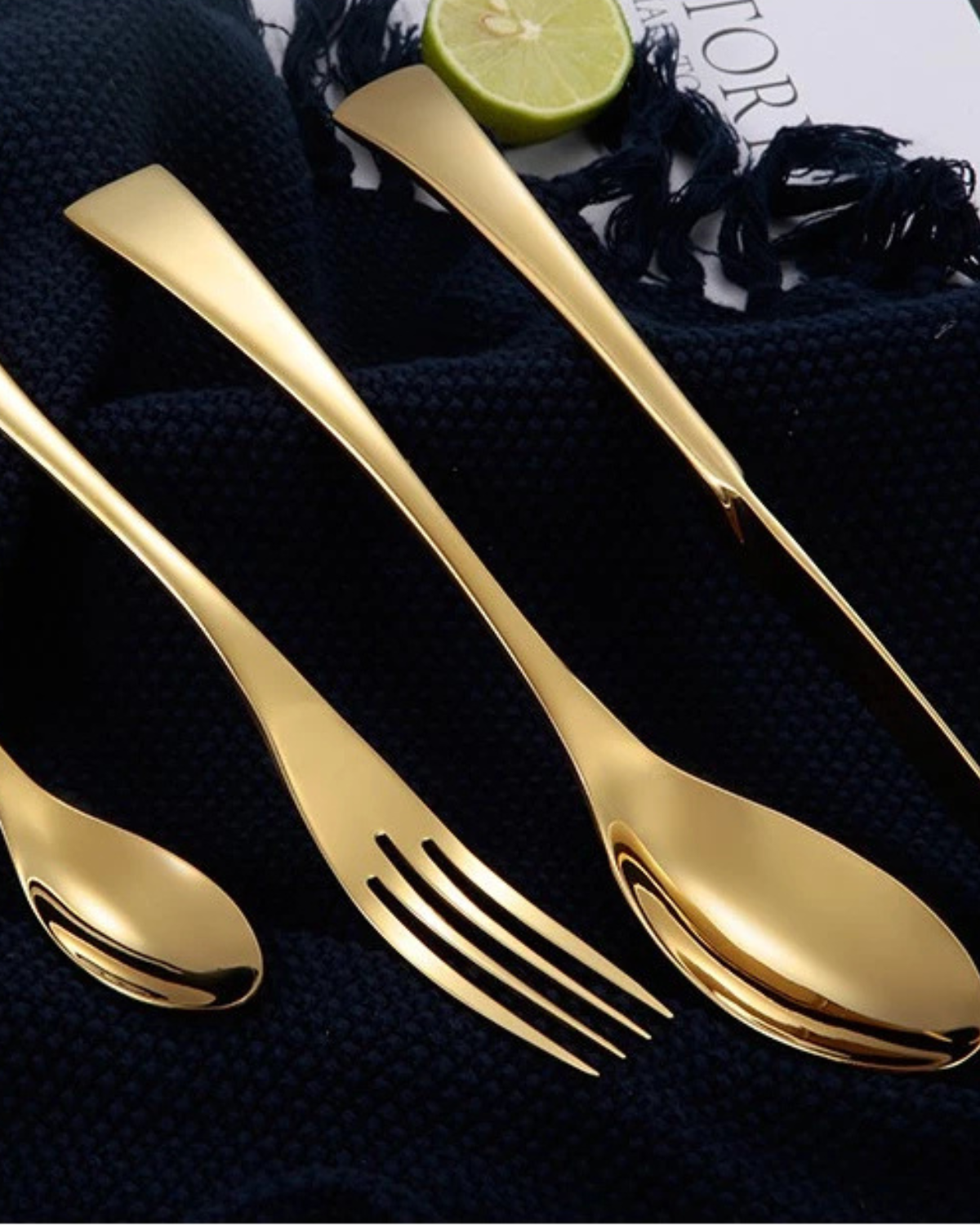 Élan Luxe – Fint Bestickeset med Tidlös Elegans för en Stilig Dukning Carvallo