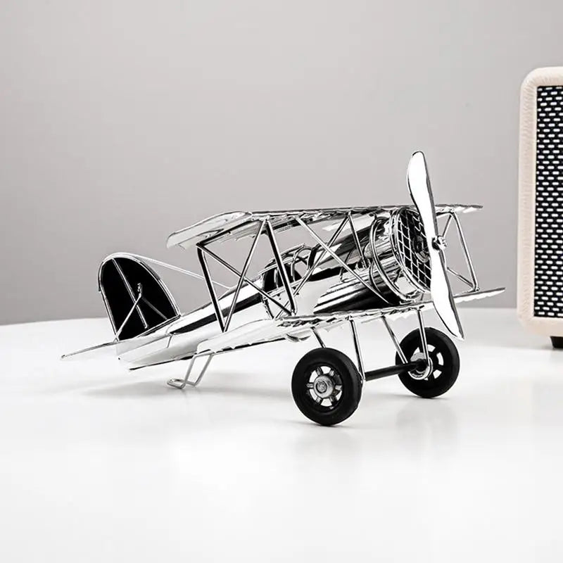 Retro metallväggskulptur av flygplan - Vintage flygkonst för industriell heminredning MILA Sverige