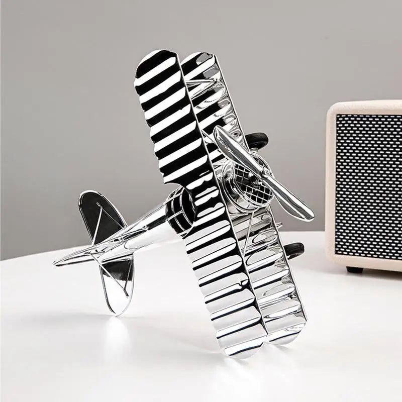 Retro metallväggskulptur av flygplan - Vintage flygkonst för industriell heminredning MILA Sverige