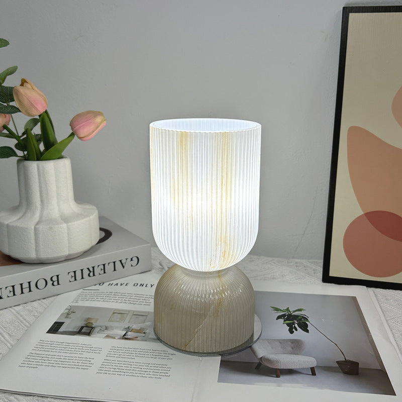 Modern minimalistisk glasbordslampa – elegant cylinderdesign MILA Sverige