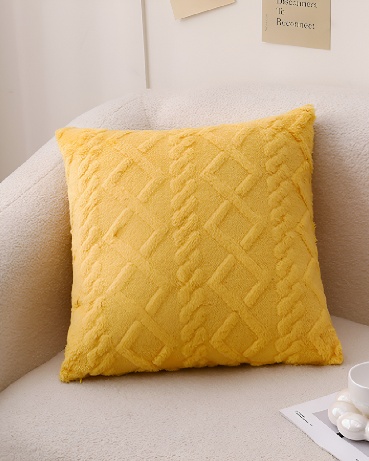 Carvallo – Lyxig Reliefkudde med subtil geometrisk design för en stilren interiör Carvallo