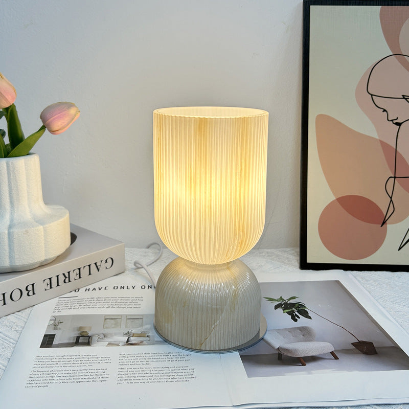 Modern minimalistisk glasbordslampa – elegant cylinderdesign MILA Sverige