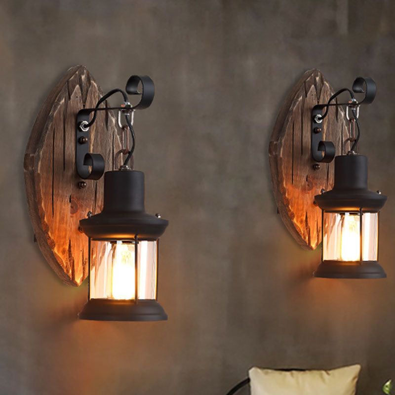 RusticGlow - Vintage vägglampa i trä med järnskärm för inredning i bottenvåningen Carvallo