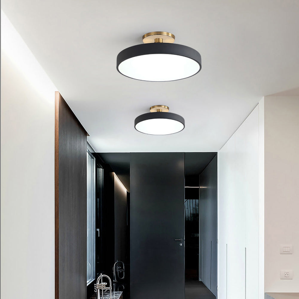 Flush Round Taklampa | Modern LED Armatur | Mjuk Glow | Metall & Akryl Carvallo