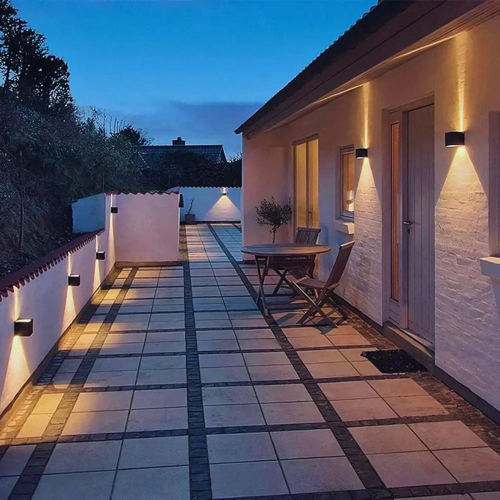 Modern svart aluminium vägglampa Carvallo