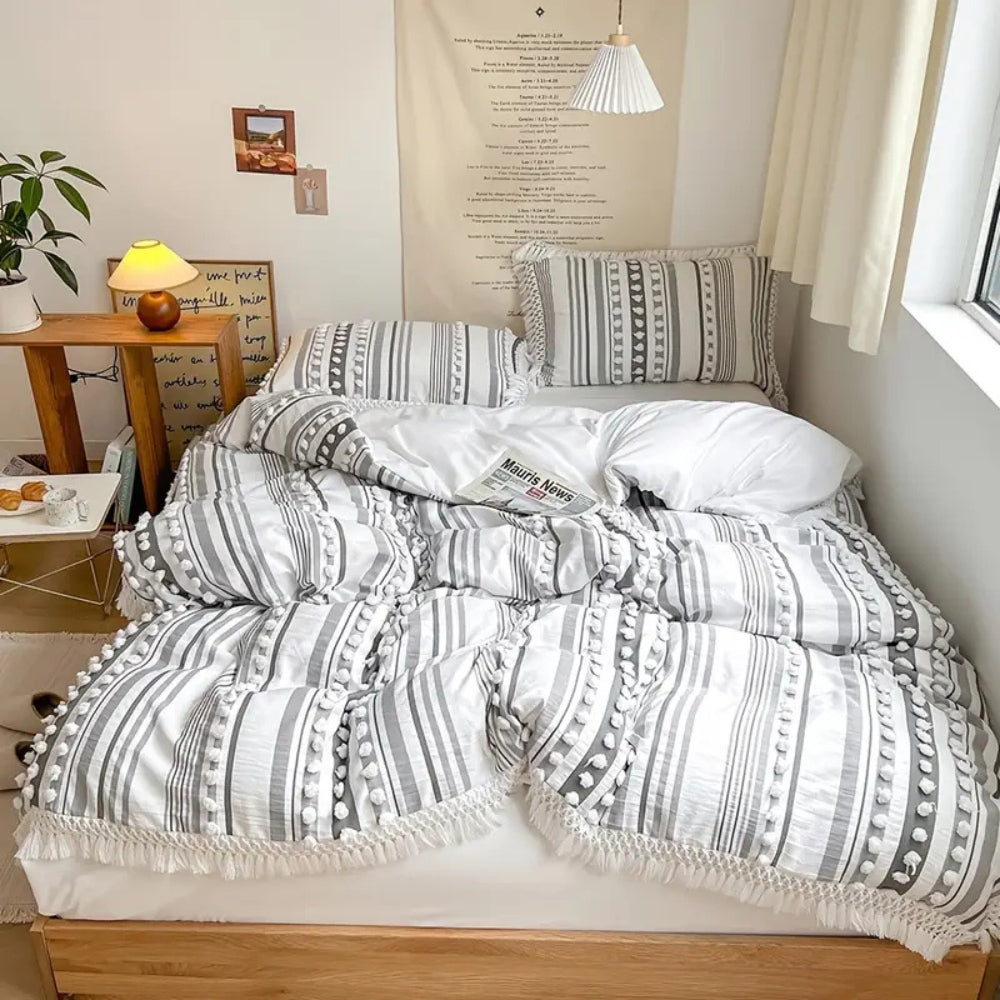 Mjukt Randig och Tofs Duvet Set | 3st Carvallo