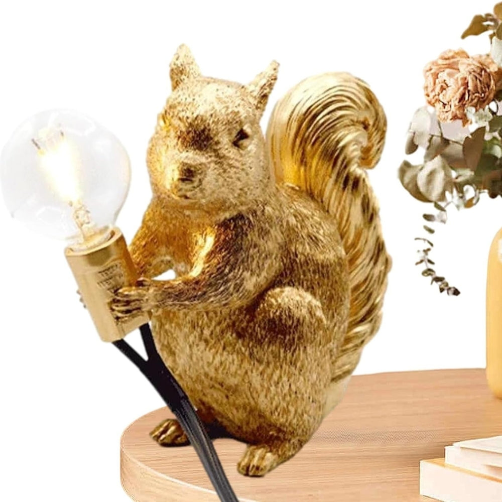 NuttyLume - Söt ekorre-ljusskulptur med LED-lampa och varm, mysig glöd Carvallo