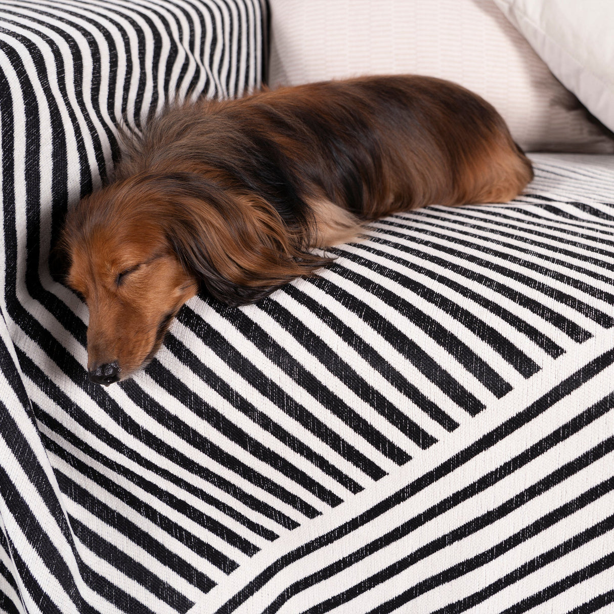 Svart Geometrisk Vändbar Sofföverdrag - Modern, Stilig & Hållbart Sofformskydd Carvallo