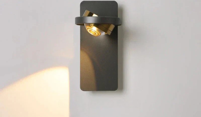 GlowAdjust - Modern LED Vägglampa med Justerbar Arm Carvallo