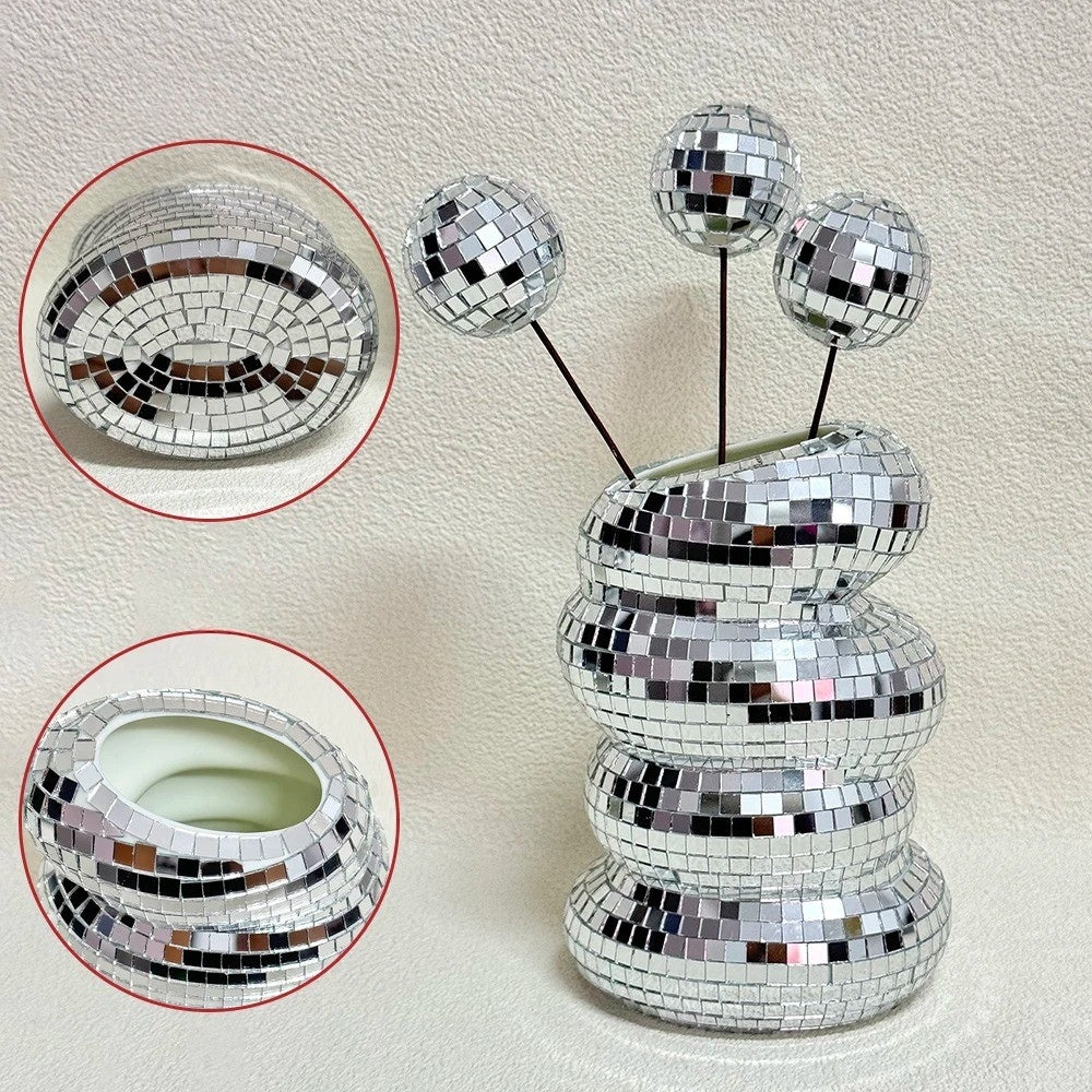 RetroTwist - Disco vases with retro mirror design and modern flair for eye-catching home decor Carvallo