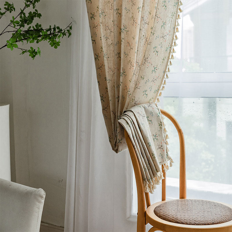 Lantlig stil blommig ljusfilterande gardin i bomulllin Carvallo