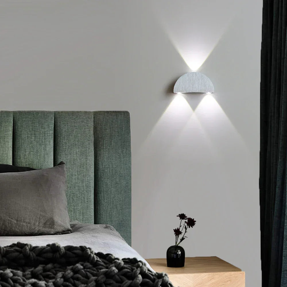 SereneLight - Minimalistisk LED Vägglampa för Inomhusbruk Carvallo