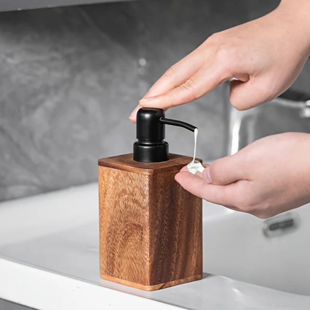 Valnöt Aura Lotion & Tvålbehållare Carvallo