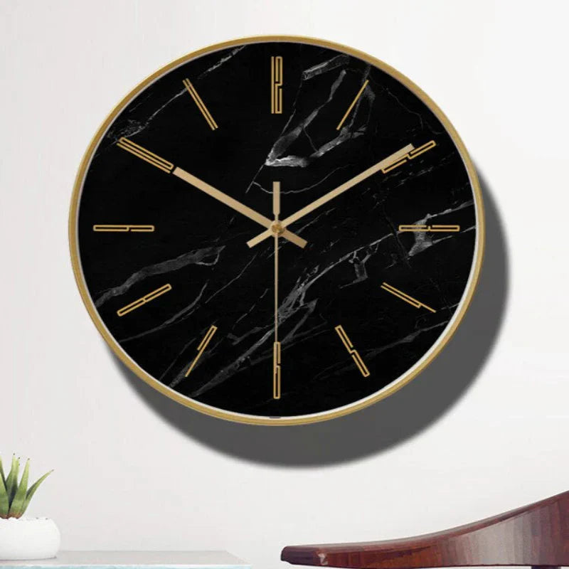 Carvallo – Konstnärlig väggklocka med marmorinspirerad finish Carvallo