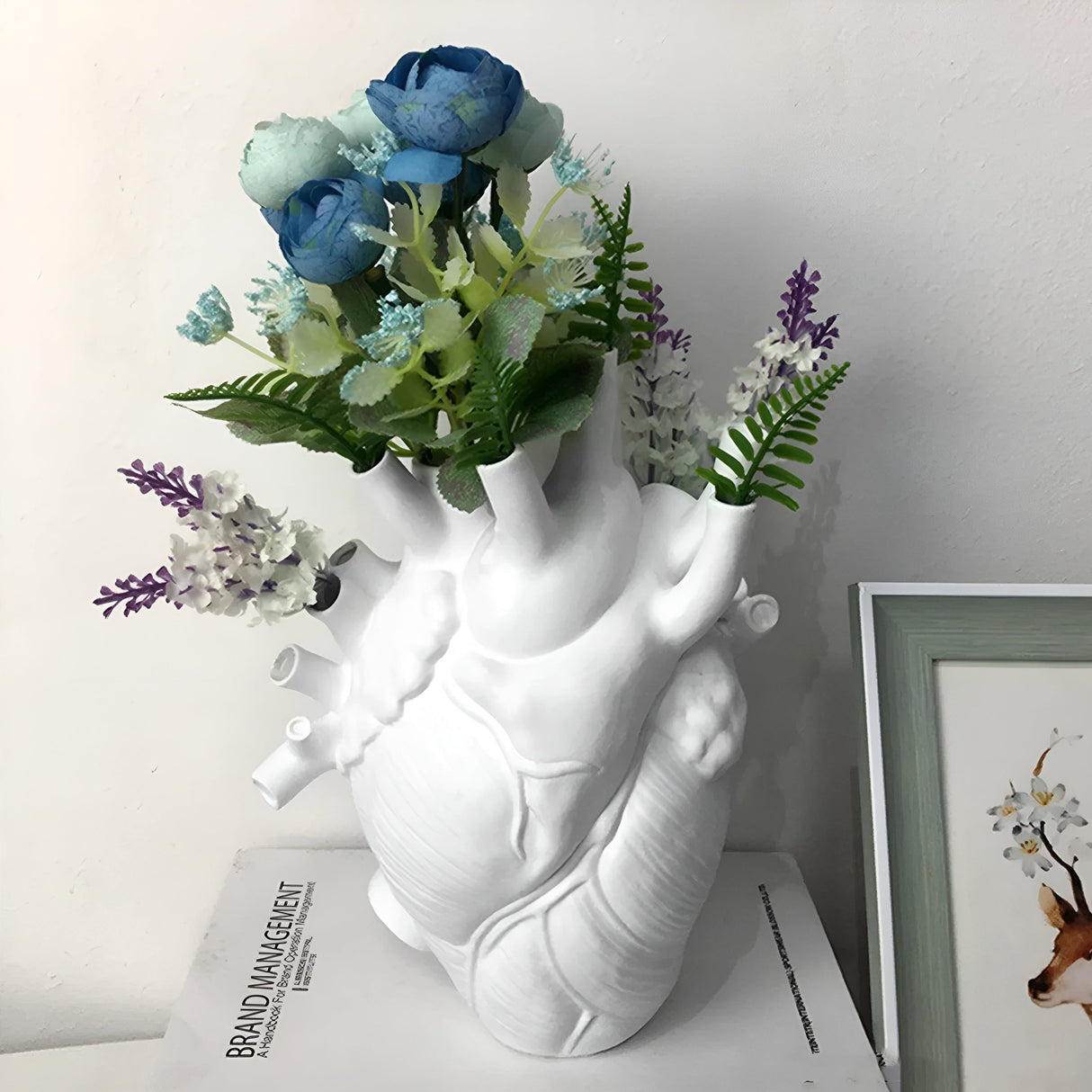 BloomHeart Vase - Elegant Grekiskt Inspirerad Hjärta Formad Torkad Blomkruka Carvallo