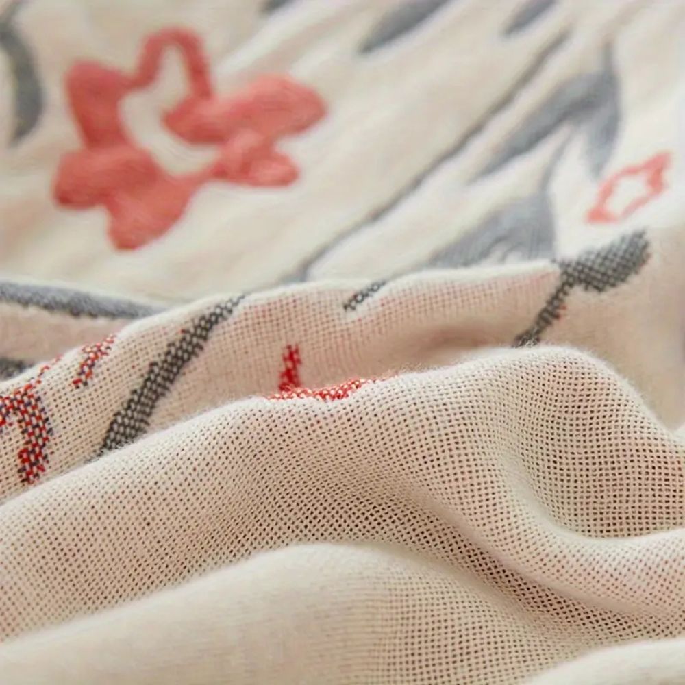 Versailles-inspired reversible floral blanket Carvallo